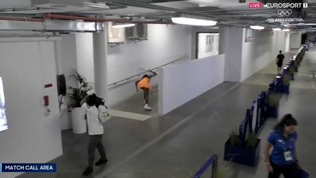 Coco Gauff, învinsă în doar 59 de minute! Și-a ieșit din minți şi a distrus racheta după eşecul cu Svitolina de la Australian Open