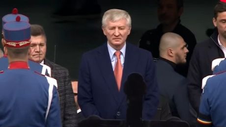 Miliardarul Rinat Ahmetov a ajuns la catafalcul lui Mircea Lucescu