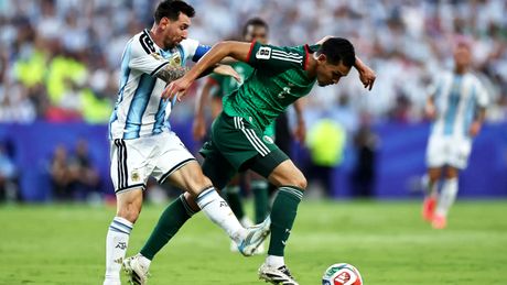 Algerienii au luat foc şi au făcut plângere la FIFA. Africanii acuză arbirtajul din meciul pierdut la scor cu Argentina