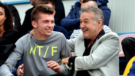 „Nu mă așteptam, credeam că e prietenul meu”. Becali l-a distrus pe Tănase, după ce fotbalistul a refuzat să plece în cantonament: „Mi-a zis că nu vrea contract pe un an”