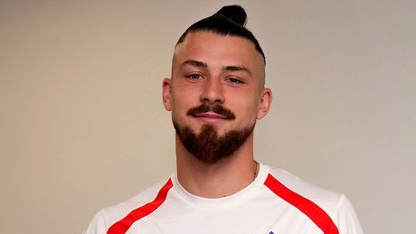 OFICIAL | Radu Drăgușin, prezentat la noua echipă. Cât a încasat Tottenham pe urma vânzării lui