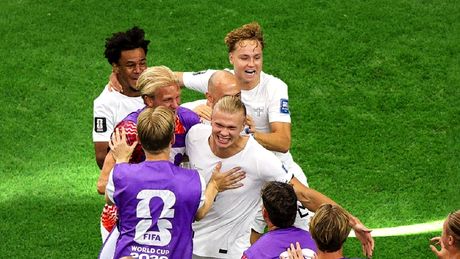 Fără cartonaș roșu! UEFA ignoră regula pe care FIFA o folosește la Cupa Mondială. Care a fost motivația forului