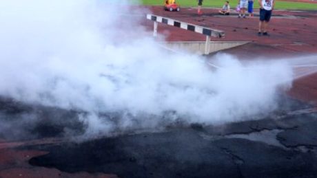 Incendiu provocat de copii la stadionul unde s-a sărbătorit promovarea. Pompierii au intervenit de urgență