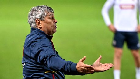 Mircea Lucescu a dat cărțile pe față și l-a găsit vinovat pe fotbalistul de la FCSB, după înfrângerea cu Bosnia: „Ar trebui să ştie lucrurile astea”