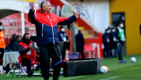 Dan Petrescu, discurs virulent după victoria cu Bașakșehir și „dubla” lui Alibec: „S-o ia acasă”