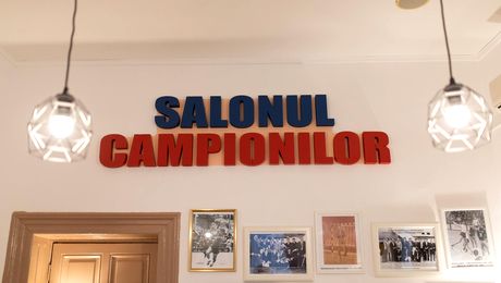 La o masă mai retrasă…