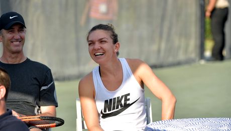 Obligat să rămână cu Simona Halep și după turneul de la Stuttgart. Românca a glumit pe seama antrenorului