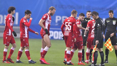 A fost „săpat” Mulțescu? „Câinii” s-au înțeles cu un alt antrenor. Alți doi au spus „pas”, recent