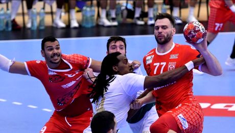 Playsport a avut dreptate! Dinamo l-a instalat pentru antrenorul care a câștigat tot cu FC Barcelona! Xavi Pascual e noul tehnician al „dulăilor”