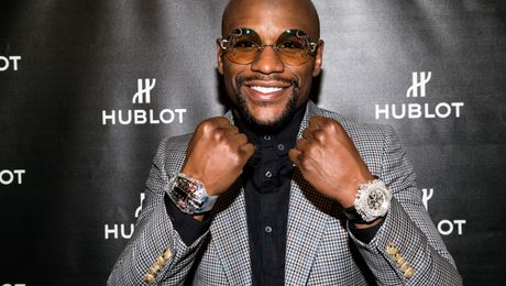 FOTO: Floyd Mayweather numără zilele până la lupta cu Jake Paul pe un ceas de 18 milioane de dolari! E unic în lume și arată fabulos