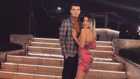 FOTO. Cine-l alină pe Valentin Mihăilă după accidentarea care l a scos din lotul celor de la Parma