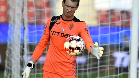 CFR Cluj continuă să impresioneze pe piața transferurilor: semnează un portar cu meciuri în Anglia și un mijlocaș cu partide în Ligue 1 