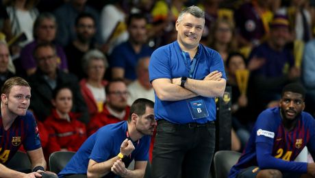 A câștigat Liga Campionilor, iar acum lasă Barcelona pentru Dinamo! Spaniolii sunt la picioarele lui Xavi Pascual: „Pleacă pe ușa din față!”