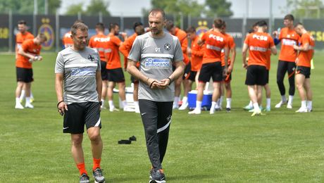 Primele imagini cu Dinu Todoran, proaspătul antrenor al celor de la FCSB. Fostul mijlocaș a condus primul antrenament al verii