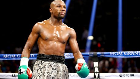 Suma astronomică pe care o încasează Floyd Mayweather pentru doar o luptă. Își poate cumpăra o flotă de avioane