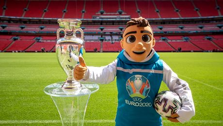 Poftiți la bere caldă cu paiul! Sau cum am fugit de virus și-am rămas fără ”microb” – Opinie de Sorin Chiriac