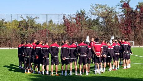 Ambulanță chemată la Săftica! Dinamoviștii se antrenează pe “barba” lor, deoarece clubul nu-și mai permite cadre medicale