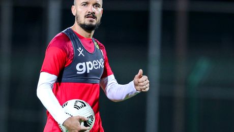 Mingicarul Constantin Budescu își „falimentează” prietenii la antrenamente! A câștigat un pariu cu o execuție imposibilă