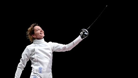 Reacția incredibilă a ministrului Novak, după ce a apărut filmarea cu Ana Maria Popescu, refuzând să dea mâna cu el