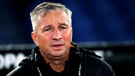 Dan Petrescu, considerat înlocuitorul perfect pentru Mirel Rădoi. “Are maturitate deplină”
