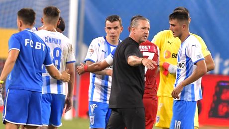 Derapaj al fanilor CSU Craiova la adresa conducerii și a jucătorilor: „Ăia pe care îi duce dupa el prin vacanţe ca să îi râdă la glume”