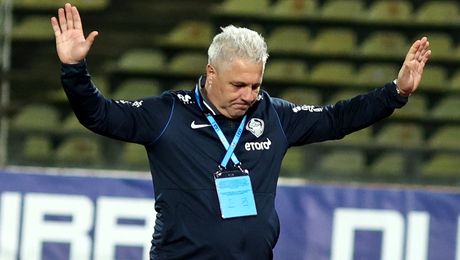 Omul din umbră care i-a promis lui Marius Șumudică stabilitate la CFR Cluj: „Nu se pune problema să pleci”