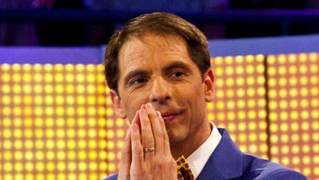 Celebrul Dan Negru, bătut cu pumnii din cauza simpatiilor sale. Prezentatorul de la Kanal D a fost lovit pentru că e fan Poli Timișoara