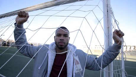 Joacă în Liga a treia din România, dar a fost coleg președintele Liberiei. Povestea incredibilă a portarului celor de la Someșul Dej