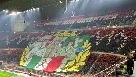 „Milano, nu uita!”. Scenografia care a impresionat în derbi-ul orașului Milano. Ce au făcut fanii „diavolilor”