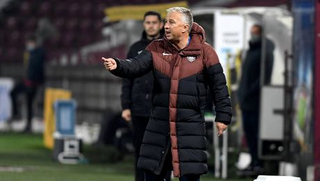 Cum își mai motivează Dan Petrescu jucătorii. A făcut trimitere la bugetul clubului, înaintea meciului cu Randers