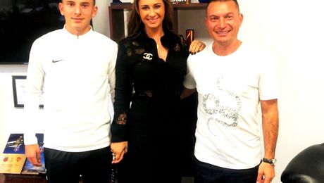 EXCLUSIV. Anamaria Prodan atacă dur: ”I-am fost ca a doua mamă lui Ianis! Dacă a semnat cu Giovanni, îți dai seama de educația și caracterul lui. Gigi Becali face de râs țara și propria familie!”