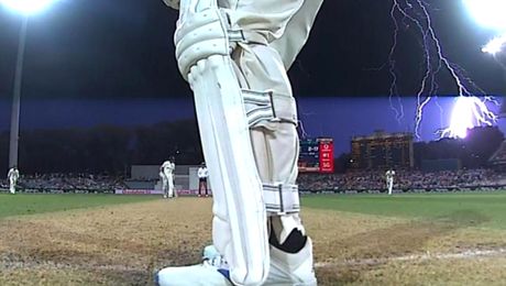 Anglia a avut nevoie de un miracol la meciul de cricket cu Australia și l-a primit. „Dumnezeu este fan”