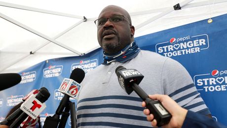 FOTO. Cine este baschetbalista de 16 ani, care măsoară 1, 90 metri și este comparată cu Shaquille O’ Neal