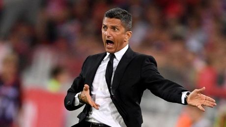 Răzvan Lucescu, deranjat de întrebările legate de negocierile cu FRF anunțate de PlaySport. „Nu e problema voastră. E viața mea privată”