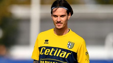 Transferul lui Dennis Man la Galatasaray a intrat în linie dreaptă. Parma i-a înjumătățit prețul românului