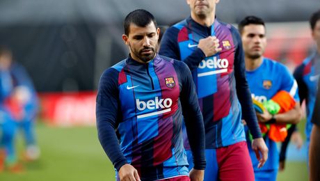 VIDEO Este oficial: Kun Aguero și-a anunțat retragerea din fotbal! Argentinianul, în lacrimi la conferința de presă