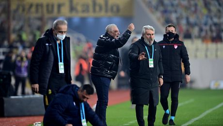 One man show Marius Șumudică! Antrenorul român a încălcat toate regulile de etichetă la ultimul joc al echipei sale