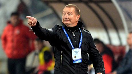 Chirilă, antrenor la fără frecvență și pe loc cu „taxă”