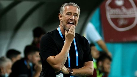 Laurențiu Reghecampf, dezamăgit după eșecul cu Sepsi. Antrenorul nu crede că are postul în pericol. „Nu sunt probleme”