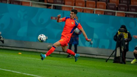 ”Șoricelul„ Valentin Gheorghe lăudat de primul său antrenor: ”Era un Speedy Gonzales! Ar merita să primească mai multe minute la FCSB, că le câștigă meciurile de pe bancă, iar alții primesc mașini cadou” 