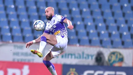 Iasmin Latovlevici a șocat pe toată lumea la FC Argeș. Cu ce mașină veche de 40 de ani s-a prezentat la antrenament. “Am făcut accidente cu ea”