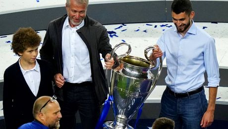 Sfârșit de eră la Chelsea. Campioana Europei, scoasă la vânzare. Suma uriașă cerută de Roman Abramovich. Cine este miliardarul interesat