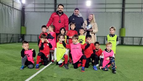 VIDEO. REPORTAJ. Povestea EMOȚIONANTĂ a lui Robert, micul fotbalist din Odesa cu 29 la picior. Farul, Dinamo, FCSB și alte cluburi au „înfiat” juniori ucraineni pe care-i ajută să treacă peste drama războiului