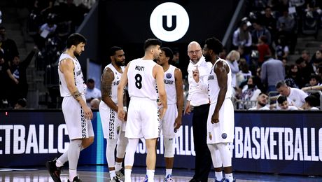 Performanță fabuloasă pentru baschetul românesc. U BT Cluj e în sferturile Ligii Campionilor!