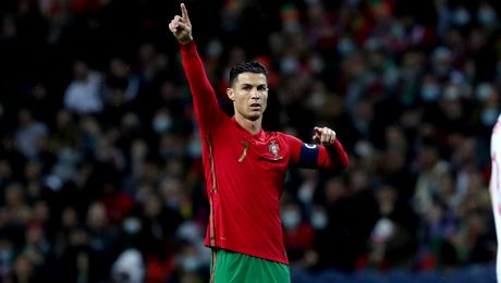 Ce înseamnă să fii Cristiano Ronaldo! Portughezul de la Manchester United a primit un cadou de un milion de euro