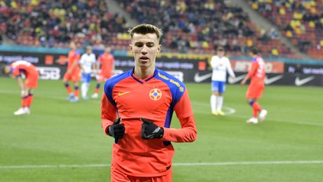 Octavian Popescu vrăjește pe toată lumea în fotbalul românesc. “Plutește cu mingea la picior”. Fost mare internațional îl ridică în slăvi pe mijlocașul de la FCSB