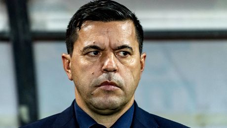 Probleme pentru Cosmin Contra. Echipa sa a făcut un pas greșit pe teren propriu și poate rata titlul
