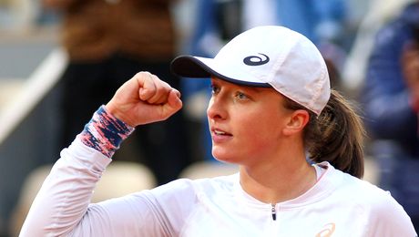 Iga Swiatek mătură tot și la Roland Garros. 32 de victorii la rând și calificare în sferturi la Open-ul Franței. A învins-o pe adversara Simonei Halep