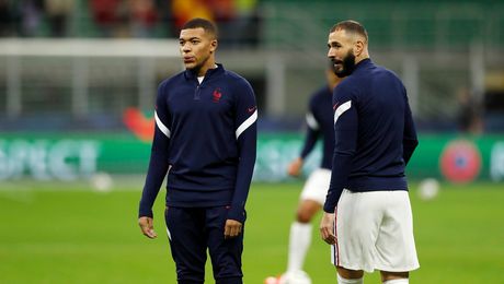 VIDEO. Karim Benzema, erou în cantonamentul naționalei Franței. Cum a reacționat Kylian Mbappe când l-a revăzut pe starul de la Real Madrid