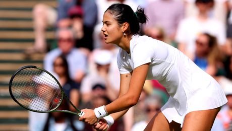 Dramă la Wimbledon 2022 pentru fanii Emmei Răducanu. Favorita gazdelor a pierdut lamentabil